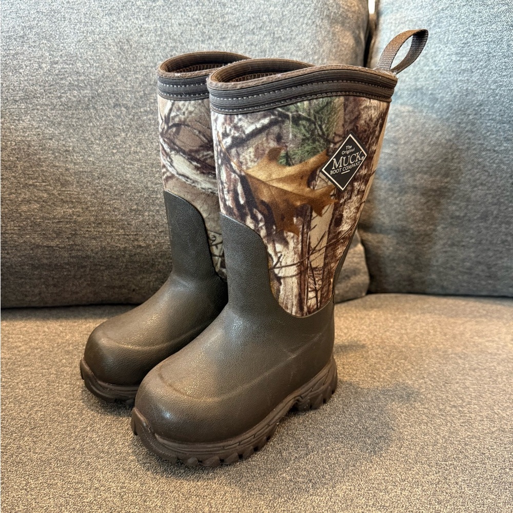 Muck Boot Co. Youth Rugged II Kids’ Rubber Boots – C7 (Realtree Edge Camo)